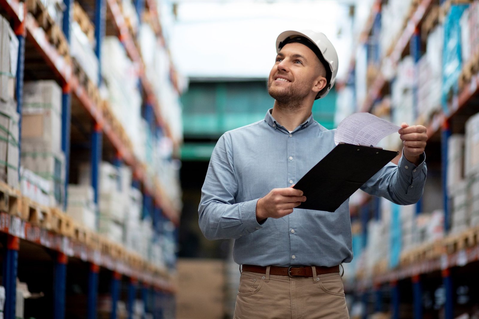 <a href="https://www.freepik.com/free-photo/medium-shot-smiley-man-warehouse_21251335.htm#fromView=search&page=1&position=13&uuid=8de23046-ed91-4fa5-bd3c-05c1060d0d7a&query=inventory+Finance">Image by freepik</a>